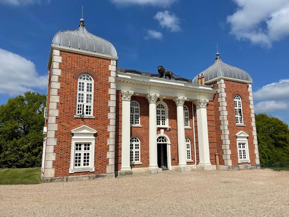 Eastwood Observatory: 12 Bedrooms, Swimming Pool And Tennis Court 黑尔舍姆 外观 照片